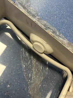 Stresne okno na karavan 40x40 - 3