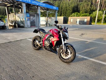Honda CB1000R 2010 - 3