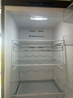 Chladnička Samsung čierna 353l - 3