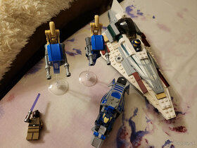 Predám LEGO Mace Windu's Jedi Starfighter 7868 - 3