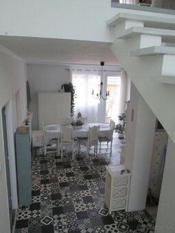 ZĽAVA - dom pre veľkú rodinu + letný 2i domček, garáž,24árov - 3