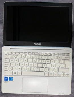 11.6" ASUS VivoBook E12 E203MA-FD018TS - 3
