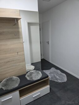 Prenájom 2 izbový byt LEVICE - 3