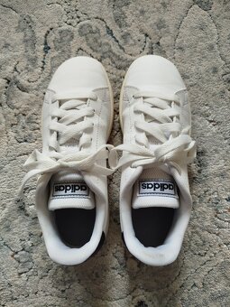 Tenisky Adidas unisex - veľkosť 33, super stav - 3