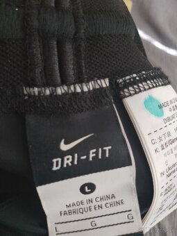 Pudlove nohavice nike - 3