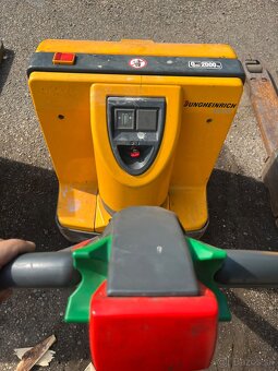 Elektricky paletový vozík Jungheinrich EJE 220 - 3
