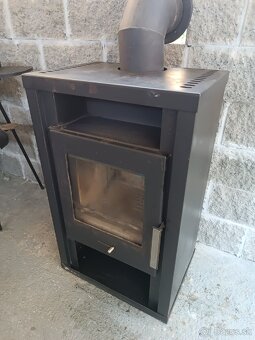 Predám krbové kachle, výhrevnosť 5kW - 3