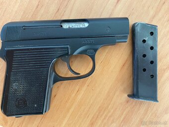 - - - Pištoľ ČZ vzor 92 - kaliber 6.35 Browning - - - - 3