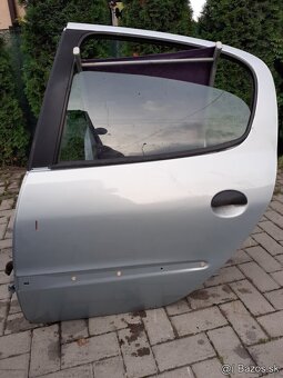 Predam zadne soferove dvere na peugeot 206 - 3
