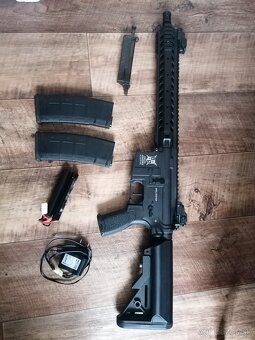 Predám airsoftku AR15 - 3