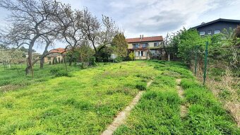 Slnečný pozemok 720 m2 + 3-izb. RD s pozemkom 270 m2, treba - 3