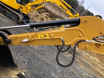 Pásový báger CAT 304Ccr. - 3