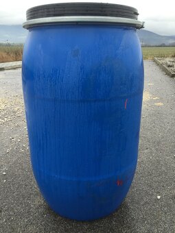 200 l plastové sudy - 3