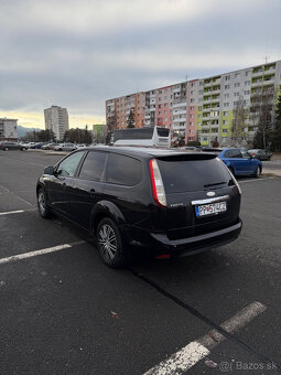 Ford Focus Combi 2.0 16V Duratech Ghia - 3