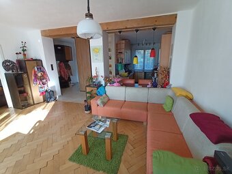 PREDÁM SLNEČNÝ BYT V CENTRE BANSKEJ BYSTRICI - 3