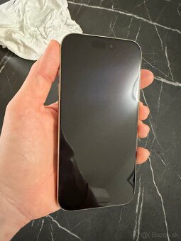 iPhone 15 pro prírodný titán - 3