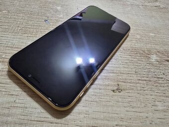 Iphone XR 128gb zlte v top stave plnefunkcny na displeji nie - 3