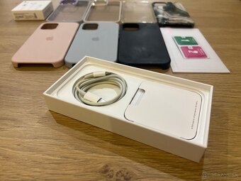 IPHONE 12 - 64GB s EarPods slúchadlami - 3