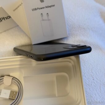 Apple iPhone 11 128 GB - 3