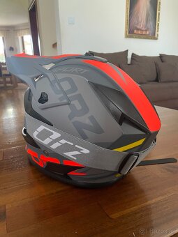 .Motocrossová prilba. - 3