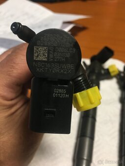 03N130277H Vstrekovač originál - 3