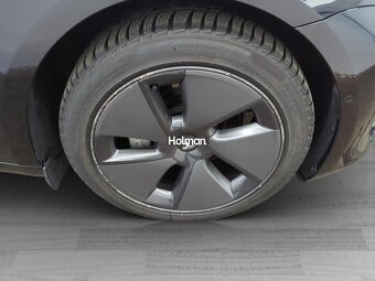 Tesla model 3 - 3