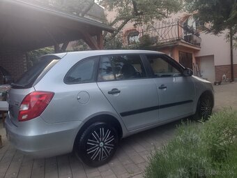 ŠKODA FABIA 1.4 BENZÍN 63 KW NAJ.148000 KM ROK VÝROBY 2010 - 3
