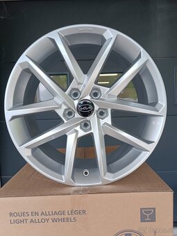 5x114.3 R18 Borbet - 3