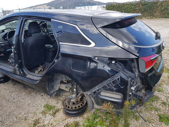 HYUNDAI i40 1,7D 100KW RV.2014 - 3