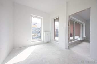 4 izb. novostavba s parkovaním, pivnicou a veľkou terasou - 3