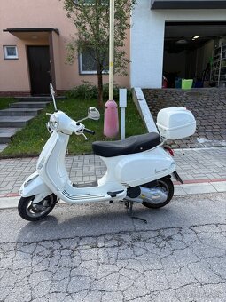 Skúter Vespa LX 125 ie 4T - 3