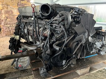 BMW E31 850i motor + prevodovka - 3