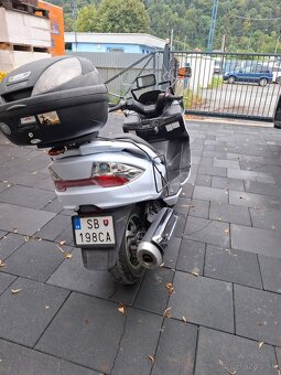 Suzuki Burgman 400 - 3