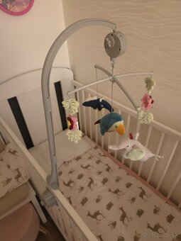 Kolotoč nad postieľku - 3