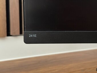 Philips 241E 24" Zaoblený - 3