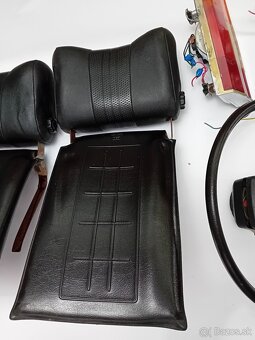 Lada niva , zadné svetlá, volant , opierky hlavy - 3