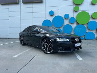 Audi S8 PLUS Quattro AT8 (605k) - 3
