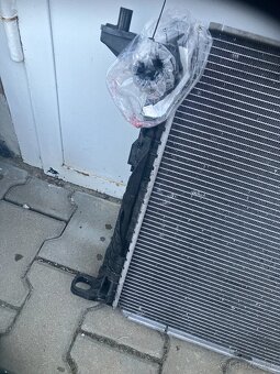 chladič voda vody vodní AUDI Q7 4M0 3,0 TDi 8W0121251N 8W012 - 3