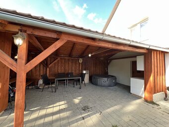 Priestranný, rekonštruovaný dom s pozemkom o rozlohe 1074m2 - 3