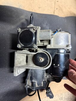 Predám vzduchový kompresor Range Rover - 3