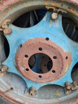 Taurus Energy 16,9x28 Radial pneu Zetor - 3