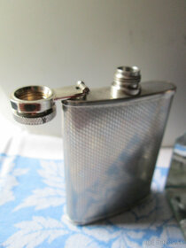 ploskačka, stojan na pero - obidva nové - 3