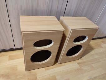 Prázdne repro bedne Tesla ara 825 - 3