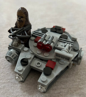 Predám LEGO Millennium Falcon Microfighter 75193-1 - 3