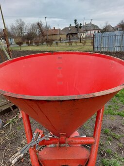 Rozmetadlo umeleho hnojva - 3