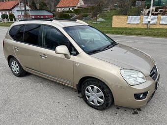 Predám KIA Carens III 2.0 CRDi - 7.miestne + 17" ALU sada - 3