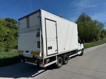 Mercedes Sprinter 518 ťahač - 3