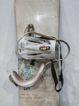 Snowboard Roxy s viazaním - 3