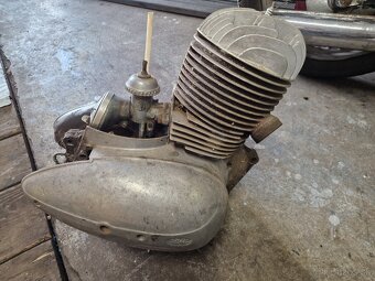 Motor jawa 250 353 - 3