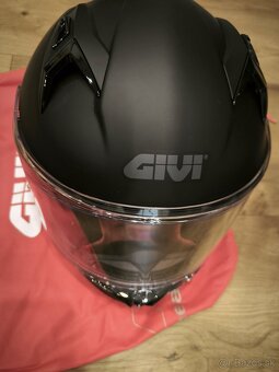 Prilba givi M - 3